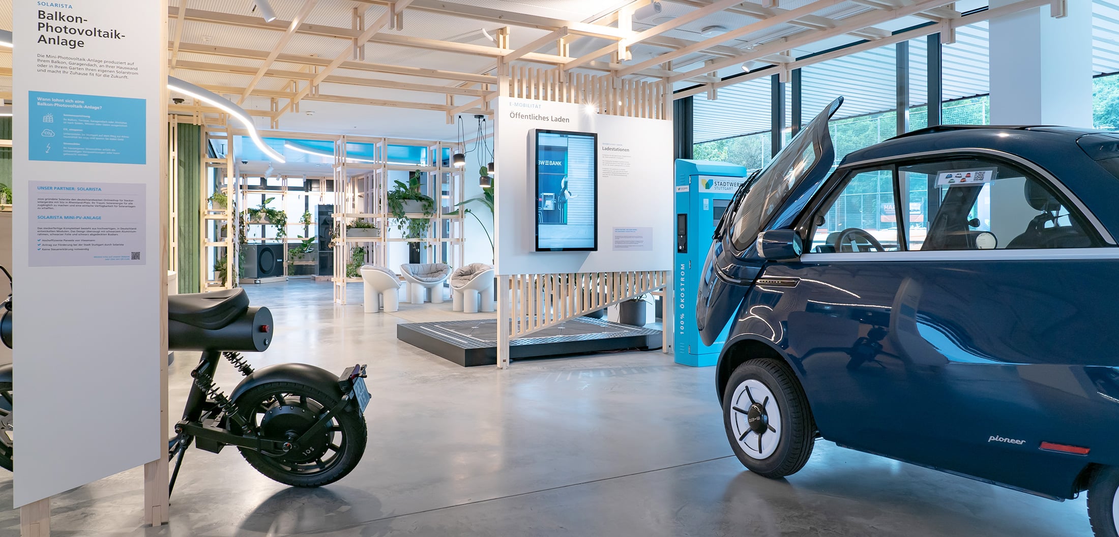 The Stadtwerke Stuttgart EnergiePlaza with its e-mobility and photovoltaics showcase
